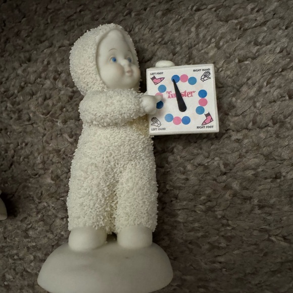 Dept 56 Collectible Snowbabies Let’s Play Twister Hasbro 2006 - Picture 8 of 12